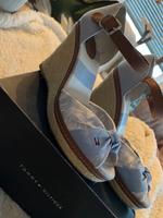 Tommy Hilfiger Damen Sandalen/ Sandaletten/ Keilsandaletten 37 Bayern - Rosenheim Vorschau