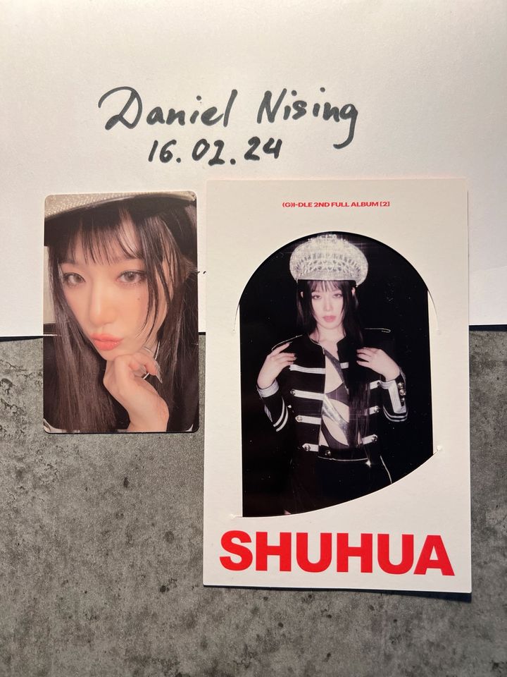 (G)i-dle 2 Shuhua Photocards (2 Ver.) in Bremen