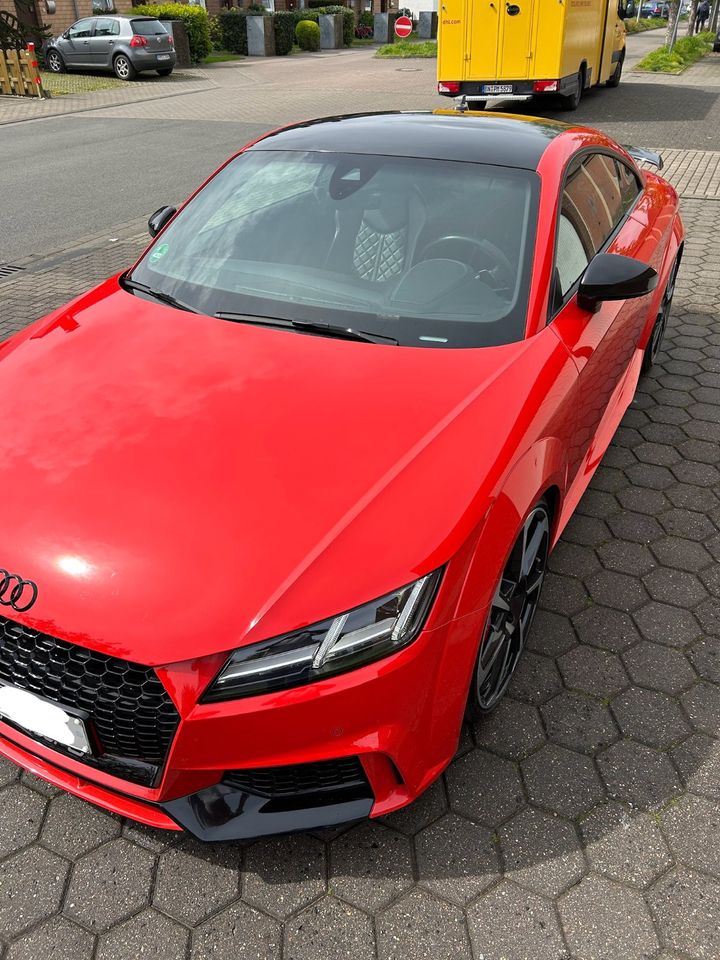 Audi TT RS 2.5 TFSI Quattro *B&O*Leder*Matrix*20''*2.Hand*280kmh* in Krefeld