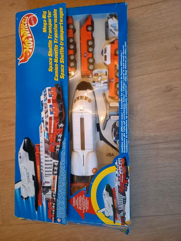 Hot Wheels Mega-Rig Space Shuttle Transporter in Lüdinghausen