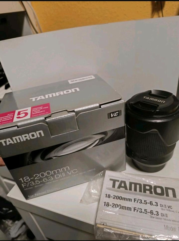 Tamron 18-200mm Kamera Objektiv für Nikon Zubehör in OVP in Markkleeberg