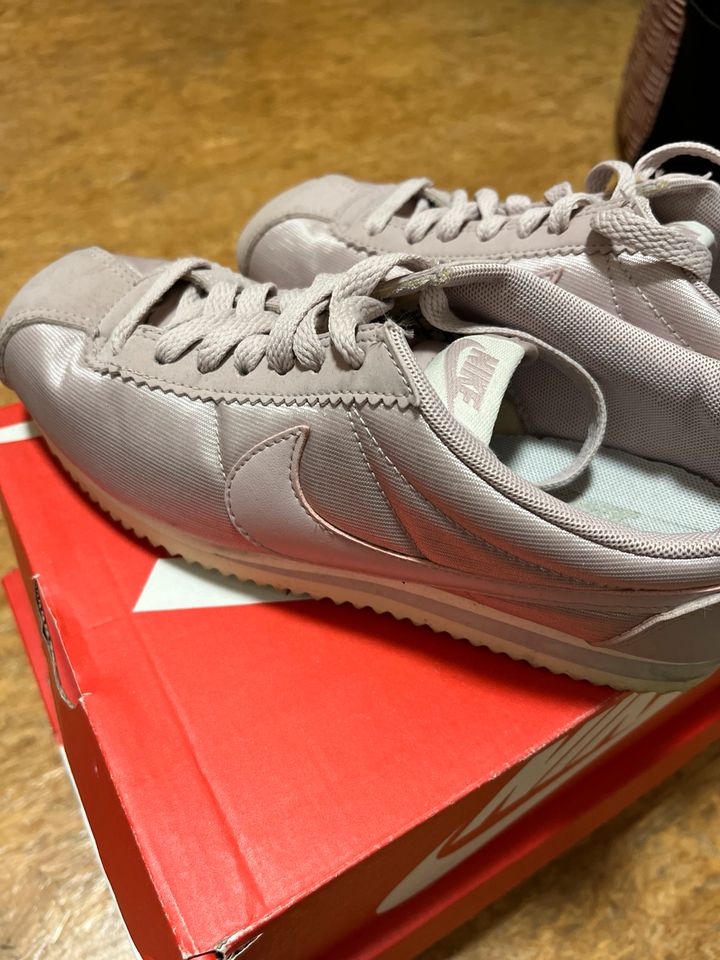 Nike Cortez lila 37 in Baden-Württemberg - Ulm | eBay Kleinanzeigen ist  jetzt Kleinanzeigen