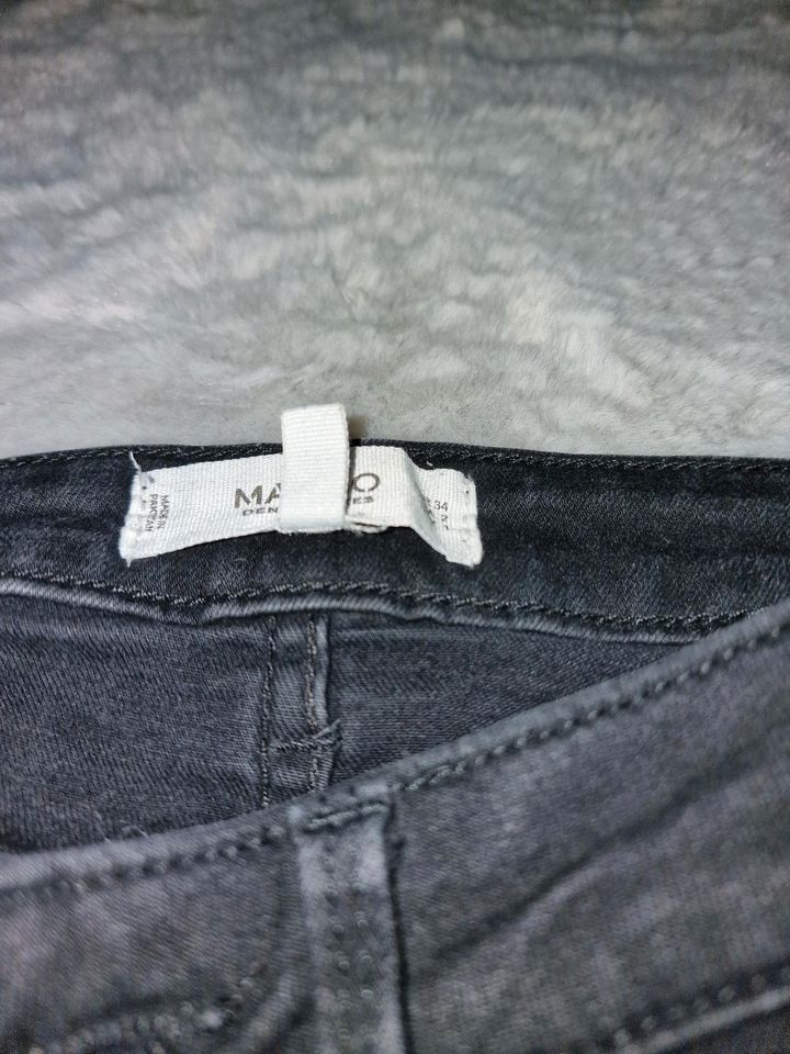 Damen Mango Jeans in XS in Westerstede