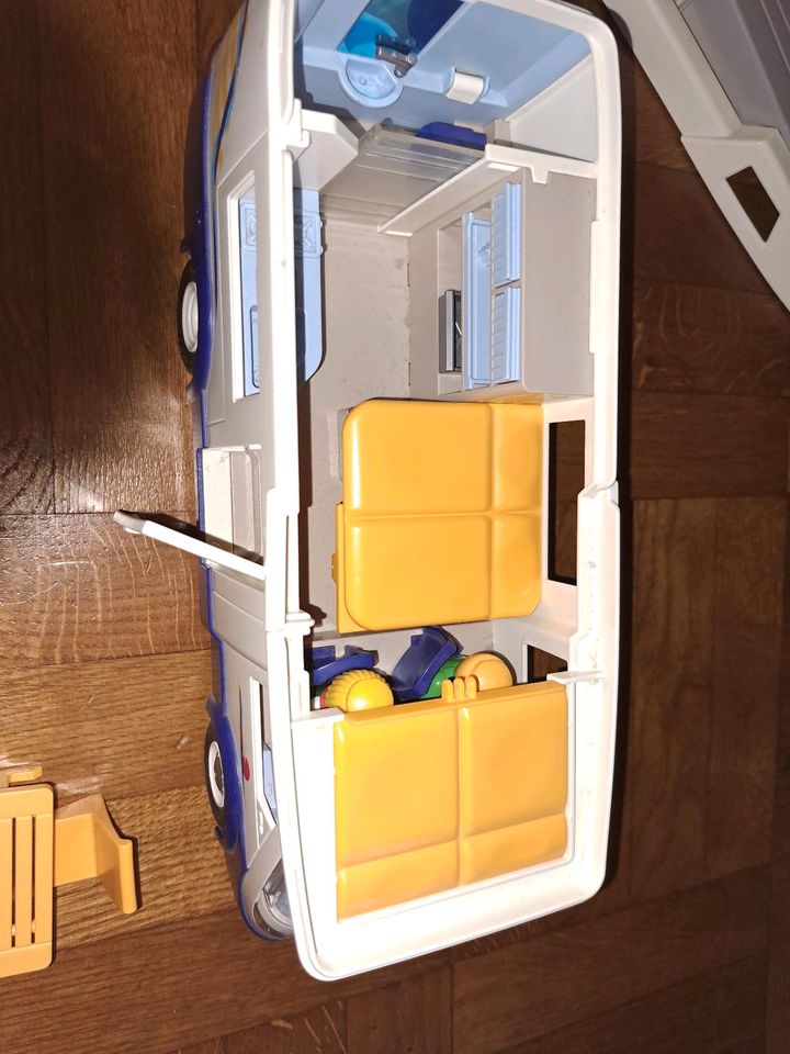 Playmobil Wohnwagen mit Zubehör in Moers