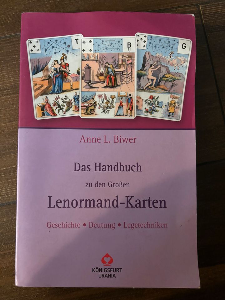 Tarot Karten, Lenormand-Karten mit Buch in Hollingstedt