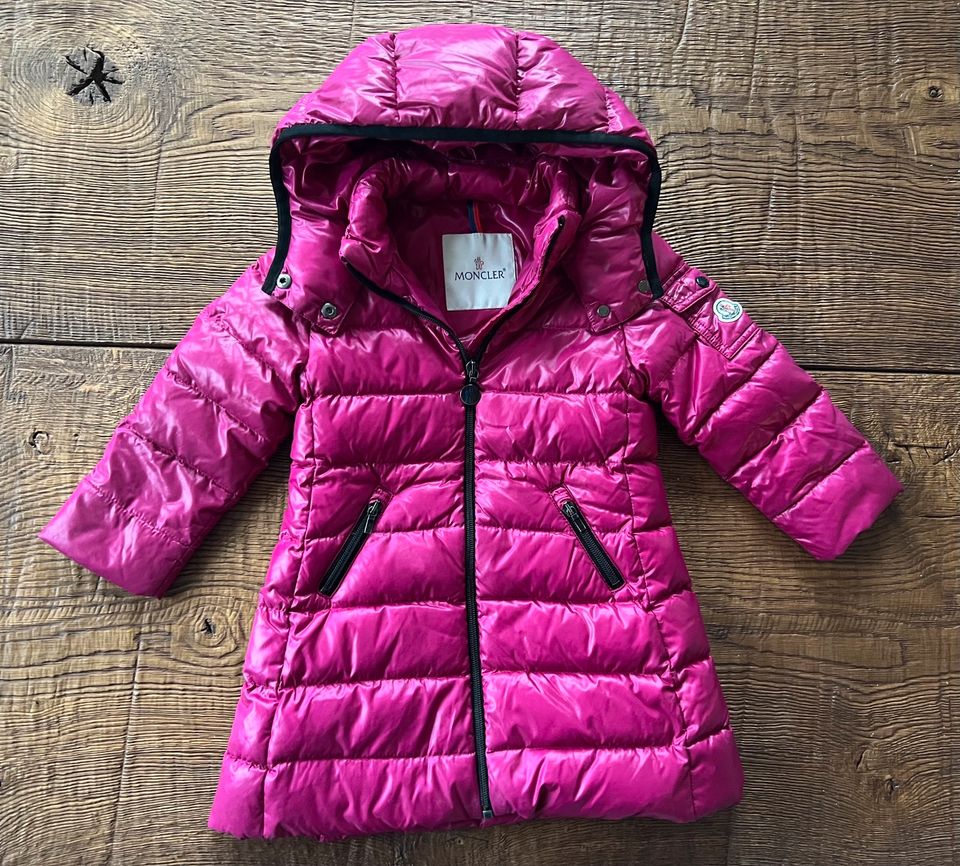 Moncler Daunenmantel pink Beere mit Kapuze Gr. 2A 92 in München