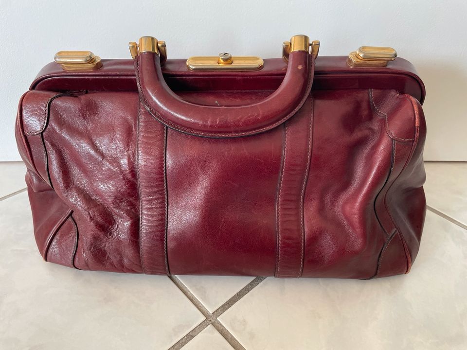 Rote Aigner Vintage Tasche in Hanau