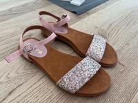 Unisa Sandalen NEU Hessen - Taunusstein Vorschau