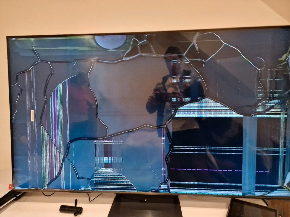 Samsung QLED Q70C 55 Zoll 4K !DEFEKT! in Wöllstein