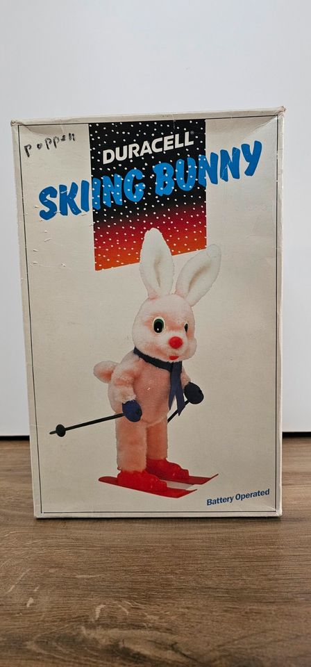 Duracell Hase "Skiing Bunny" / Osterhase in Radebeul