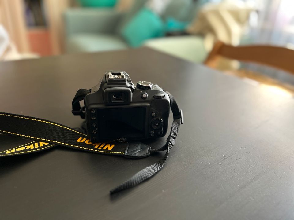 Nikon D3400 Spiegelreflexkamera neuwertig mit OVP in Bühl