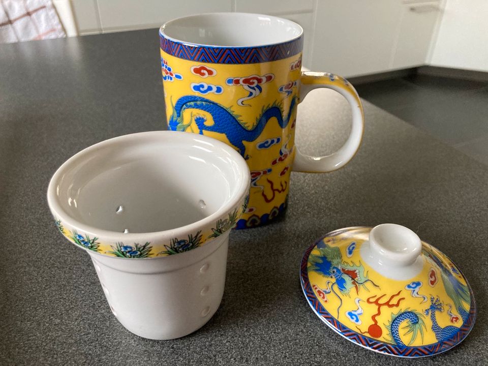 2 Teetassen mit Teesieb a5€/Vintage in Lemgo