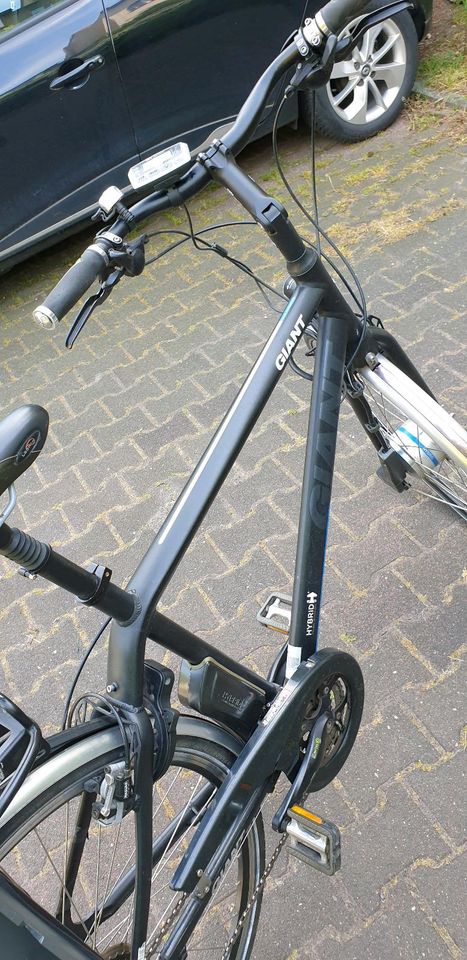 EBIKE GIANT HYBRID E - BIKE HERRENEBIKE in Gelsenkirchen