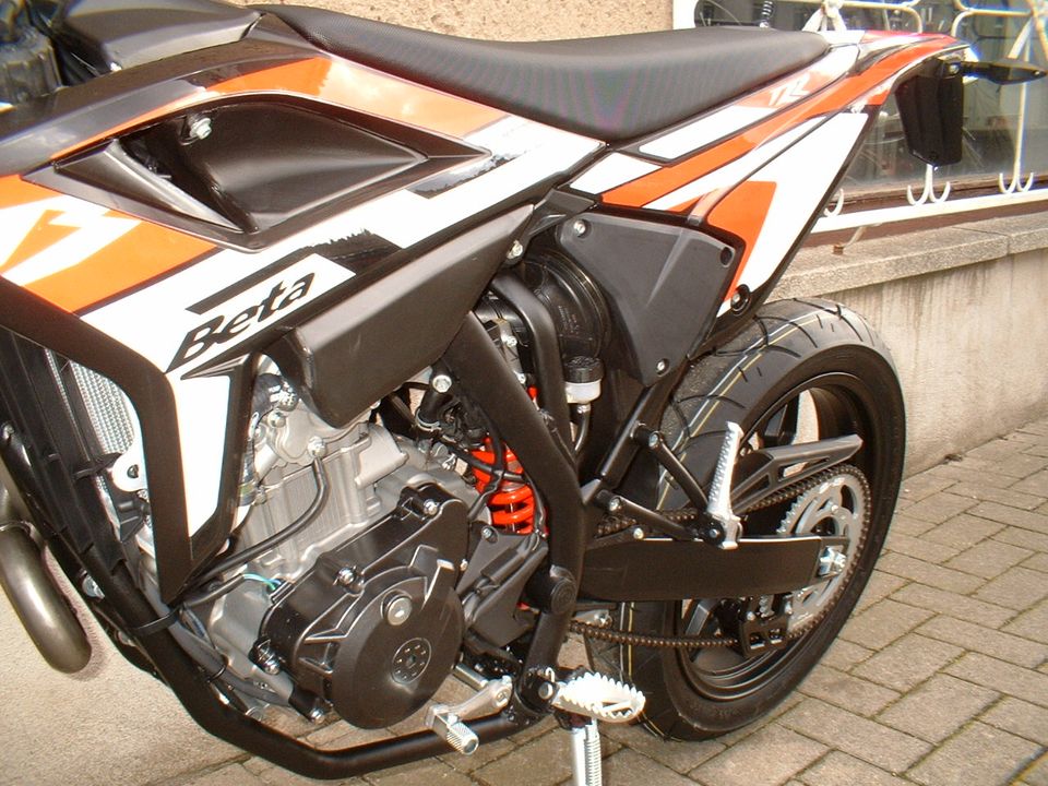 Beta RR 4T 125 Motard T Neufahrzeug in Aschersleben