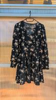 Kleid mit V-Ausschnitt XS Thüringen - Eisenach Vorschau