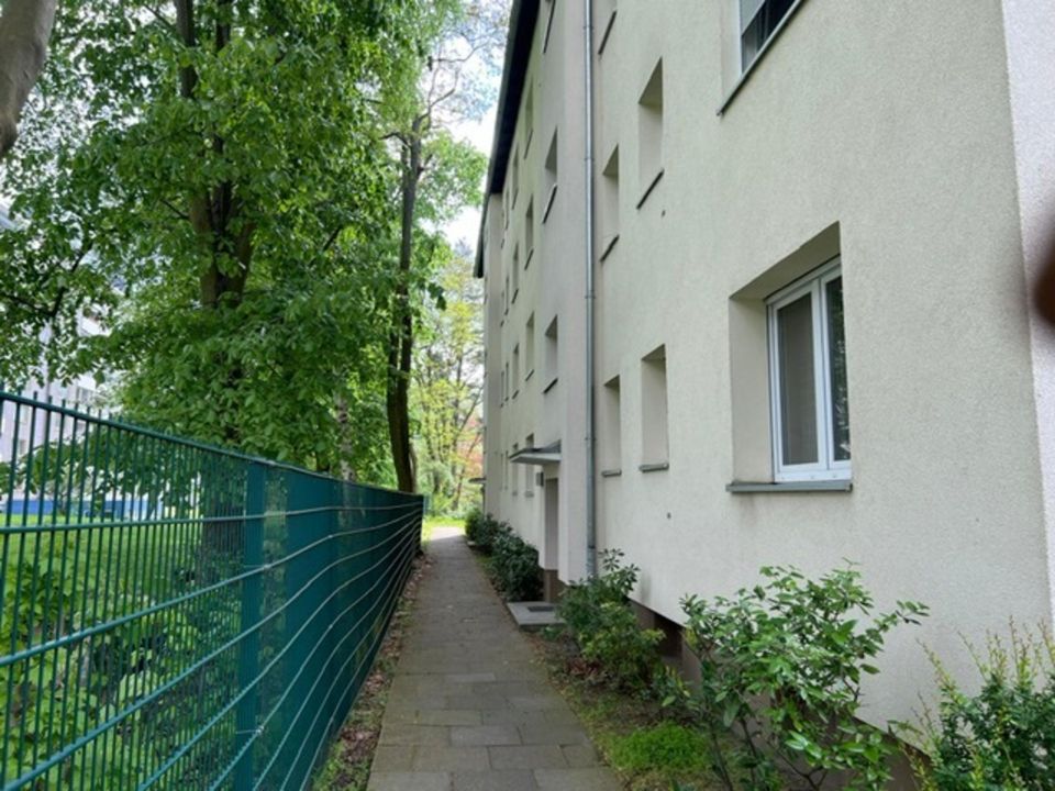 Ihr neues IMMOBILIEN QUARTIER: Kernsaniertes Apartment mit herrlichem Balkon in Marienfelde in Berlin