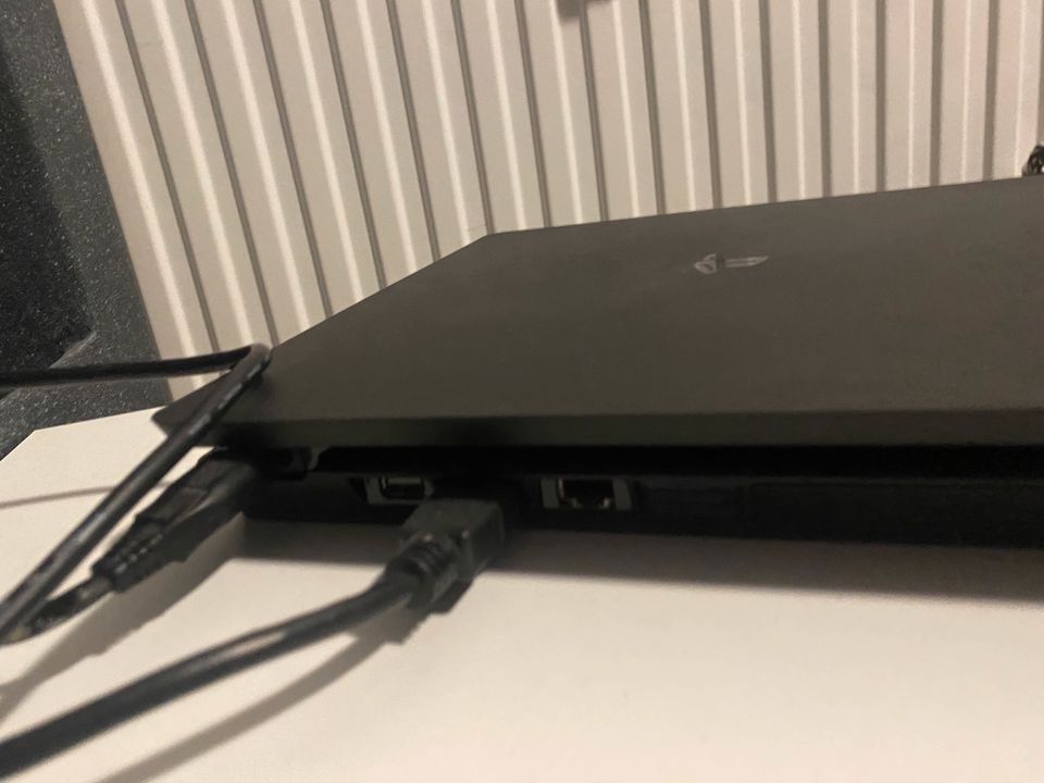 PlayStation 4 slim mit controller in Hamburg