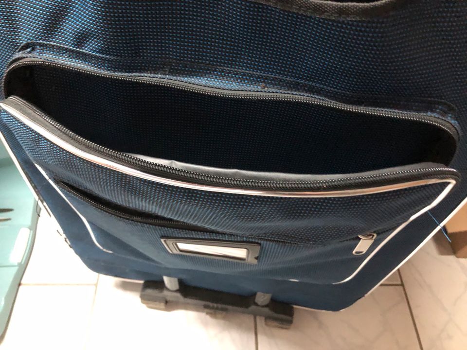 Koffer blau in Berlin