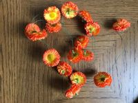 16 Mini-Gänseblümchen Orange Drahtkette Kunstblumen Deko Ostern Nordrhein-Westfalen - Herne Vorschau