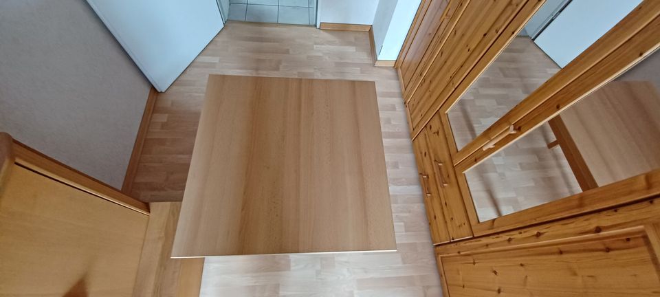 Holztisch 80cm x 80cm Buche in Bühl