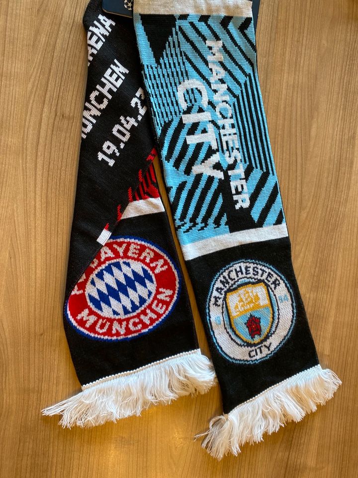 FC Bayern vs. Manchester City 2023 Fanschal/ Fussball Fanartikel in München