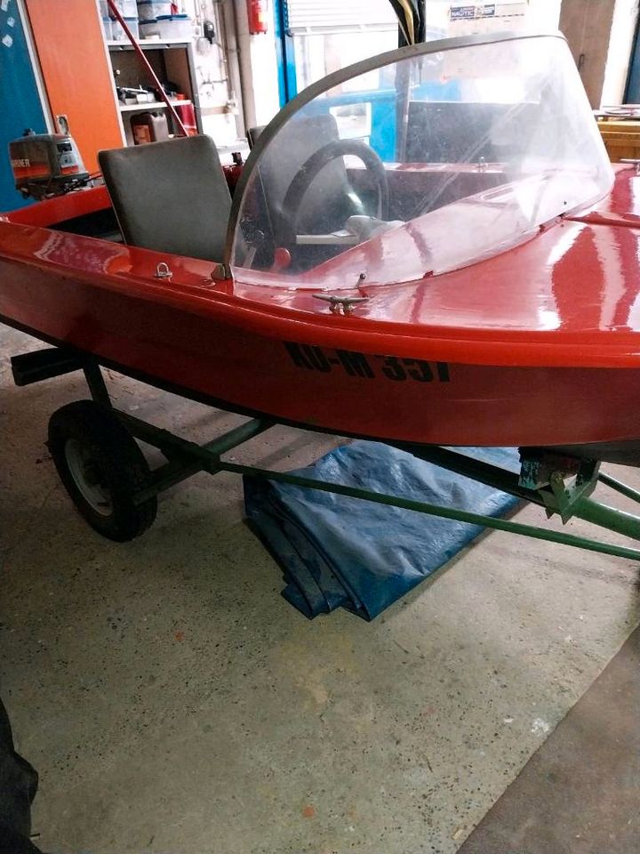 Kleins Sportboot zu verkaufen. in Laurenburg