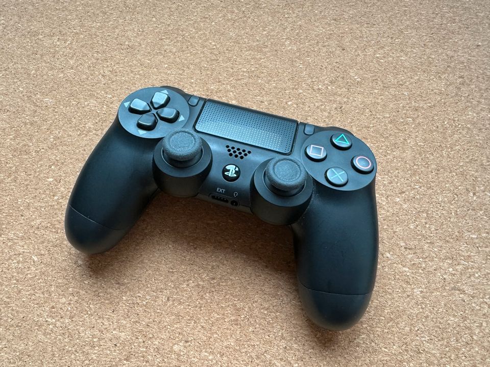 Sony Playstation 4 Pro 1TB - PS4 Pro mit Controller in Bremen