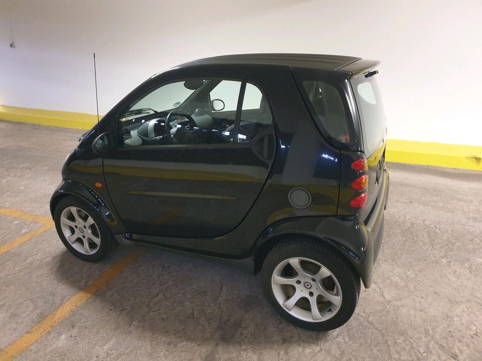 Smart fortwo 0.7 Turbo Basis pure.bj 10.2005. Halbautomatik. in Hamburg