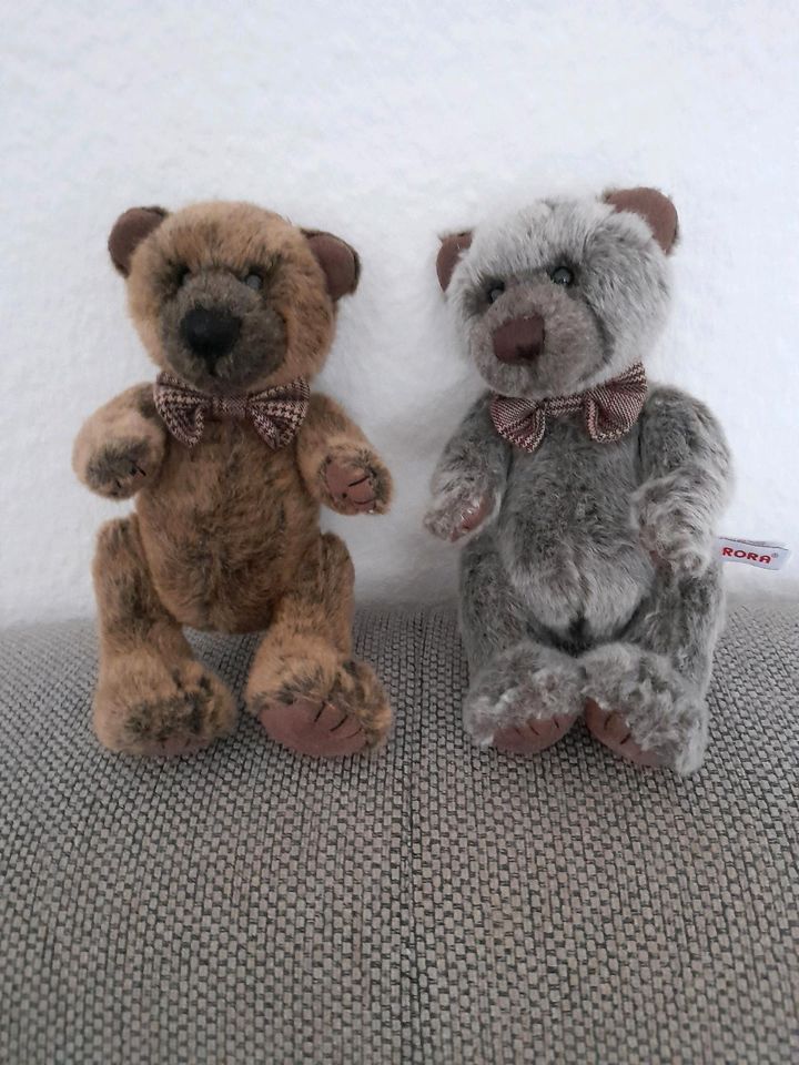 Zwei Plüsch Bären in Barsinghausen