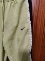 Nike Jogginghose Ballonseide neongrün S Nordrhein-Westfalen - Hürth Vorschau