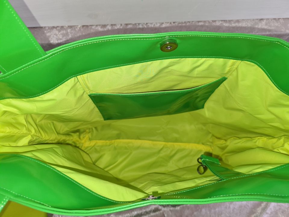 Strandtasche / Shopper XL „Plane“ knallgrün mit Motiv Banane in Hamburg