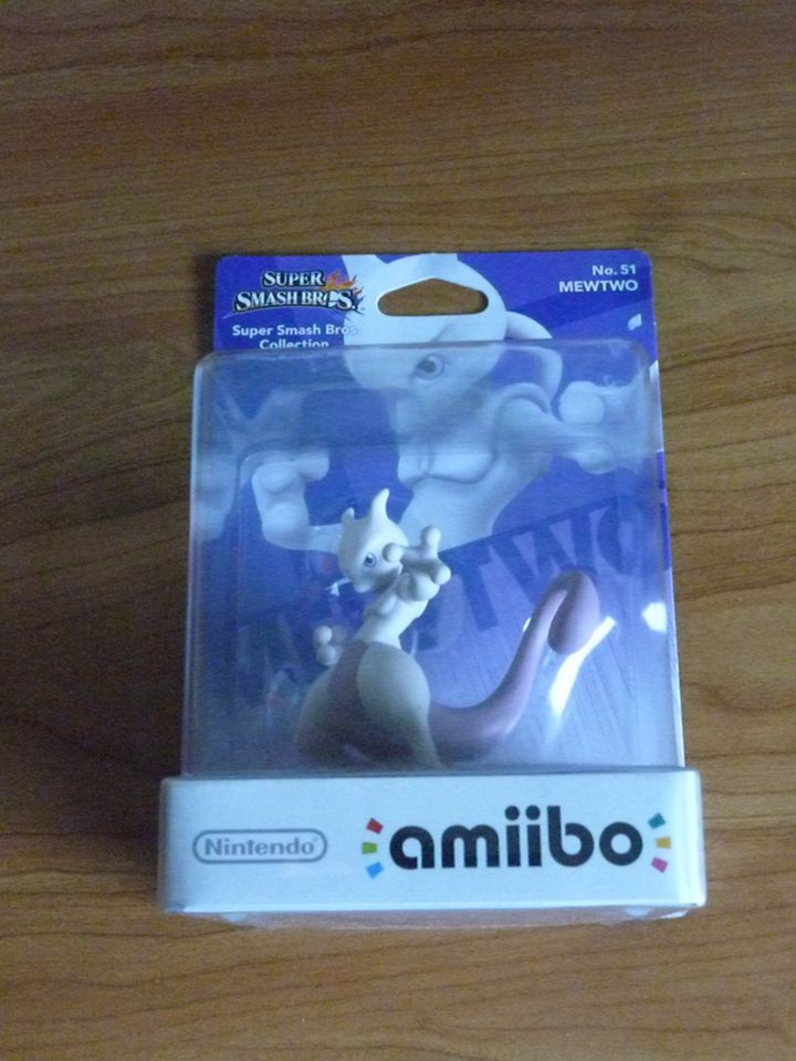 Nintendo Amiibo Super Smash Bros. No. 51 Mewtwo in Halle