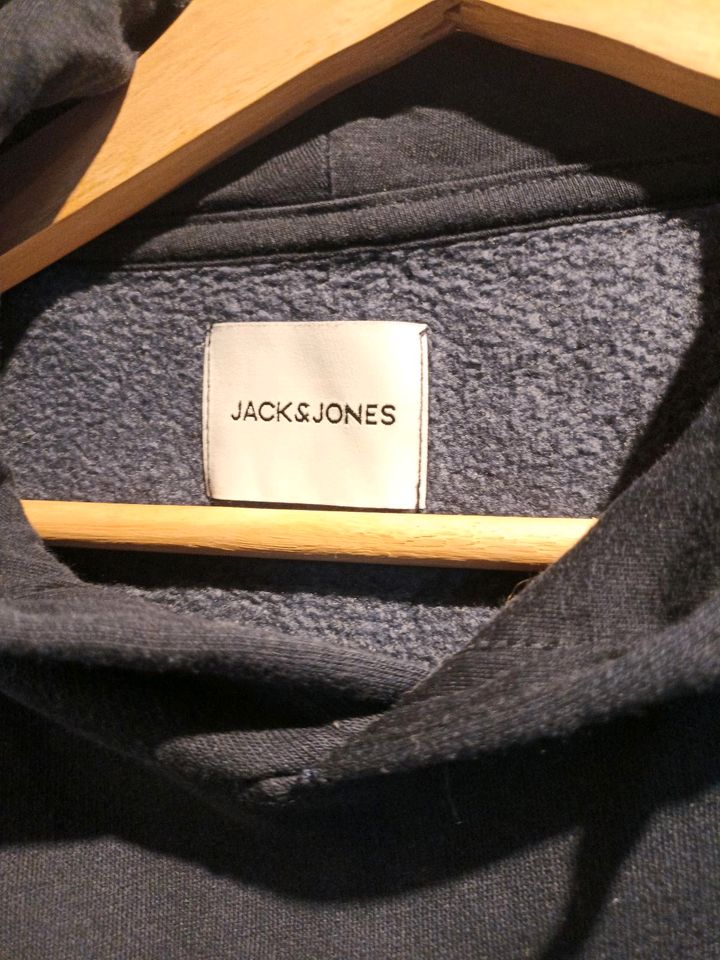 Jack and Jones, Jack & Jones Hoodie Größe M in Westerrönfeld