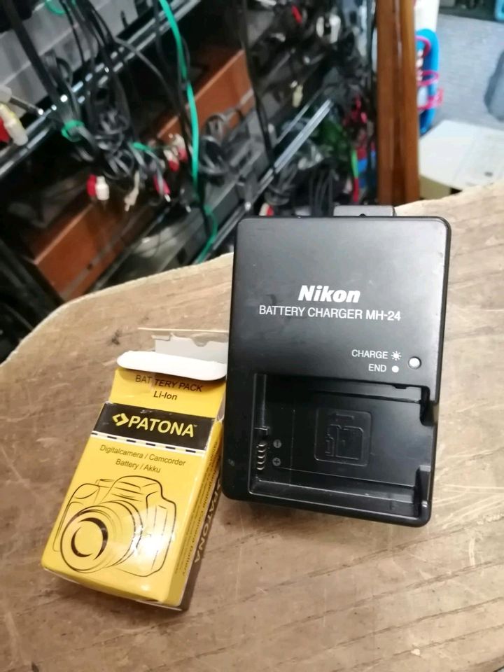 NIKON COOLPIX P7000, Digital-Kamera +vZubehör, OHNE Speicherkarte in Berlin