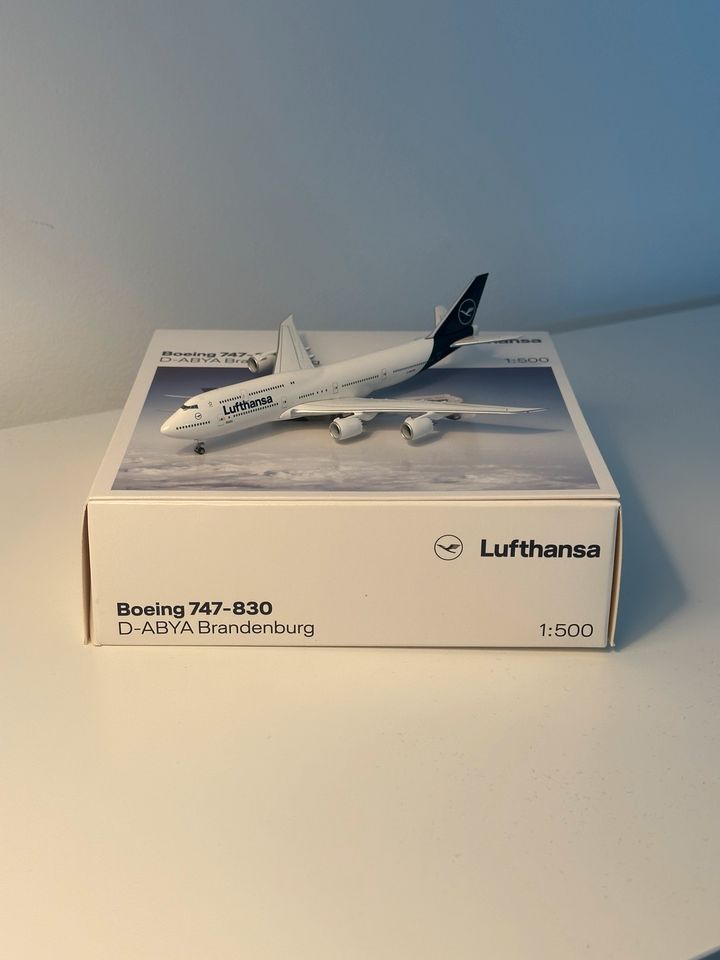 Herpa Wings 1:500 531283 Lufthansa Boeing 747-8 in Düsseldorf