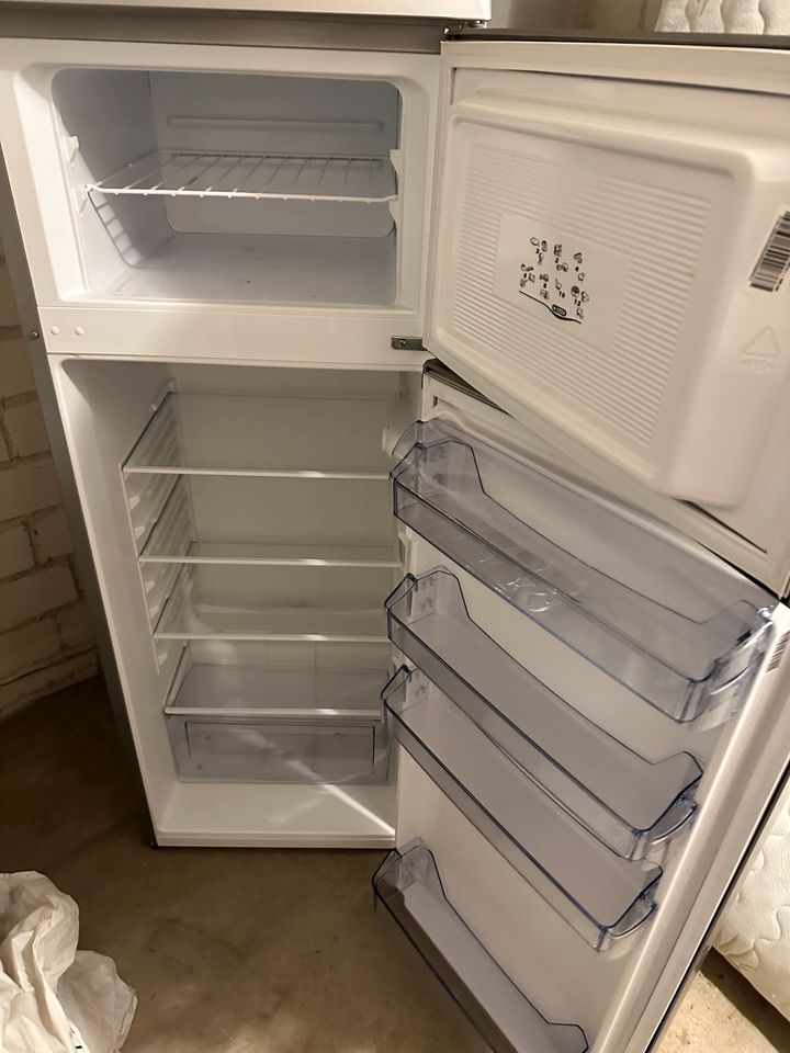 Kühlschrank mit Gefrierer Defekt in Nettetal