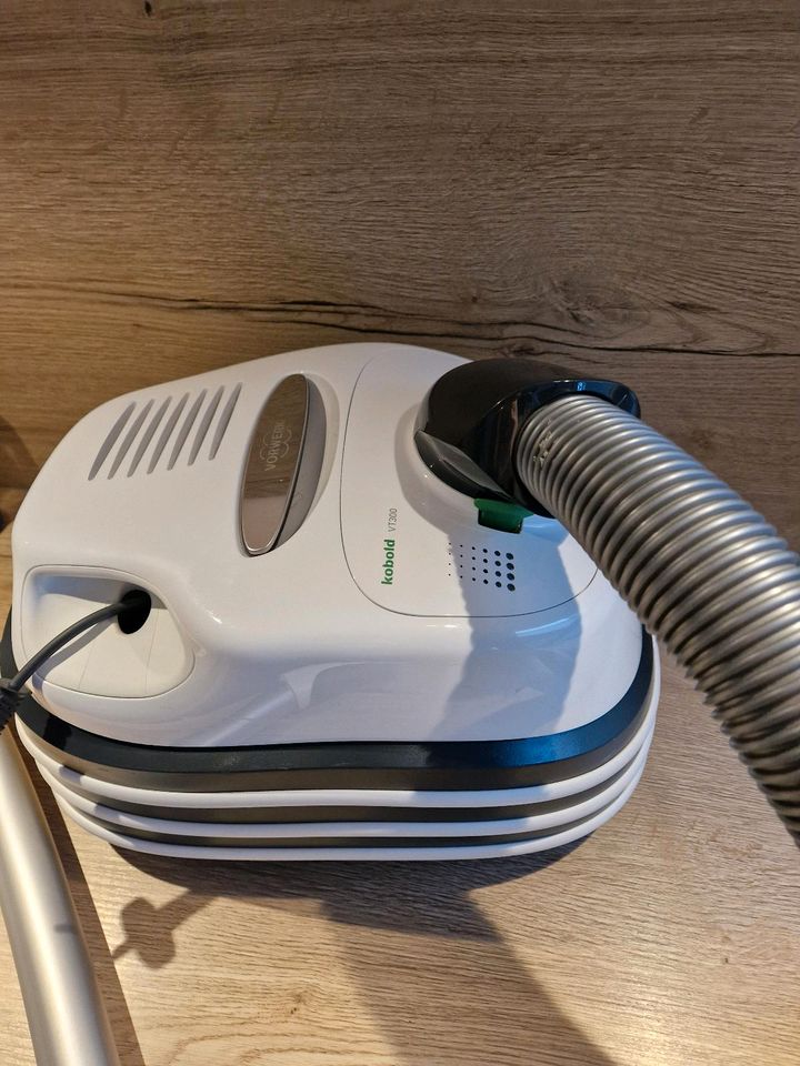 Vorwerk Staubsauger Kobold VT300 mit Wischaufsatz SP 600 in Roding