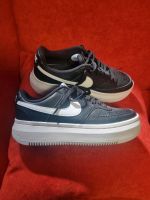 Nike Plattform sneaker Gr. 40 schwarz plateau Nordrhein-Westfalen - Kleve Vorschau