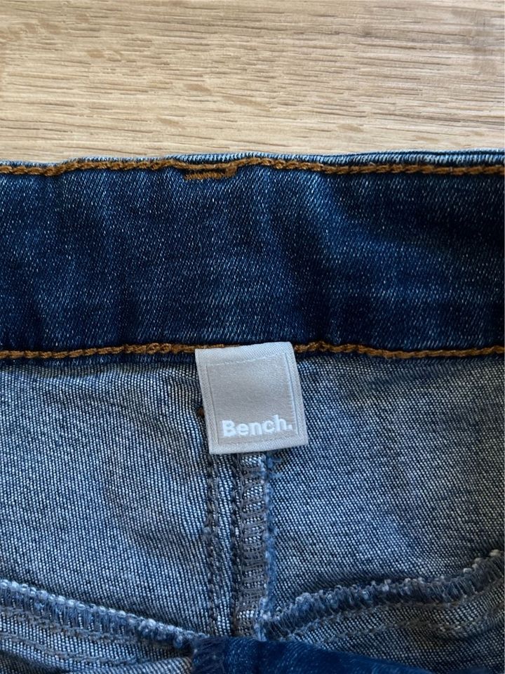 kurze Jeans von Bench in Gera