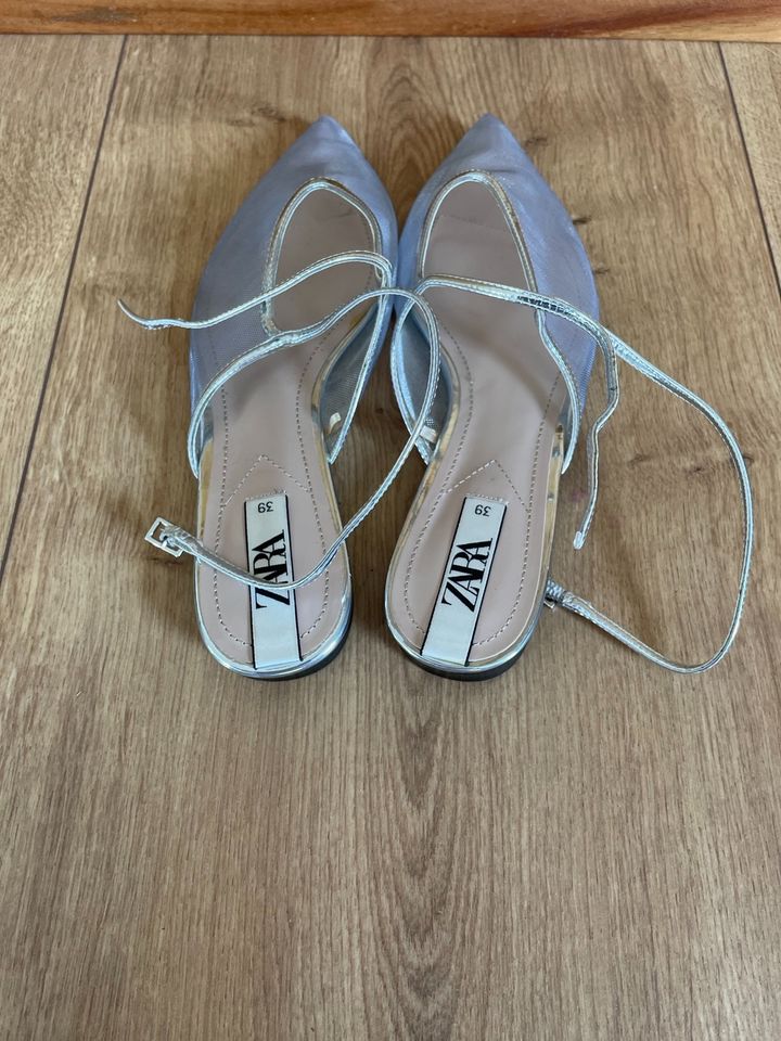 Zara Schuhe Sandalen Gr. 39 Silber Neu in Mosbach