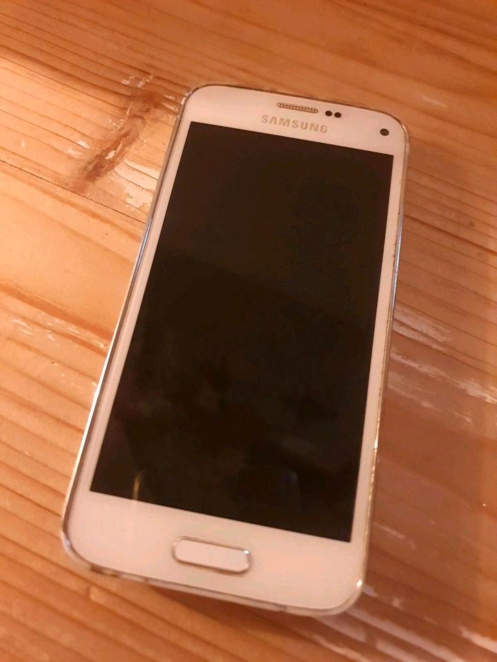 Samsung Galaxy S5 Mini Handy Smartphones in Lübeck