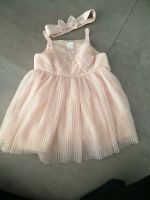 Schönes Baby- Kleid in 74, rosa, glitzer mit Haarband Duisburg - Meiderich/Beeck Vorschau