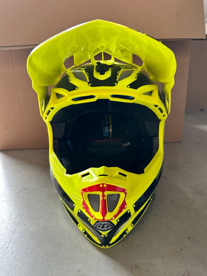 Moto Cross Enduro Helm Troy Lee Designs SE4 Polyacrylite Gr. S in Neuching