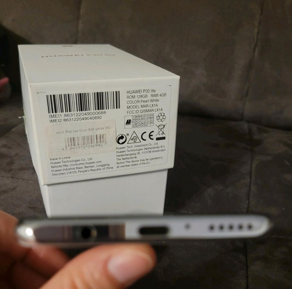 Huawei P30 lite mit OVP und Zubehör wie NEU in Tauberbischofsheim