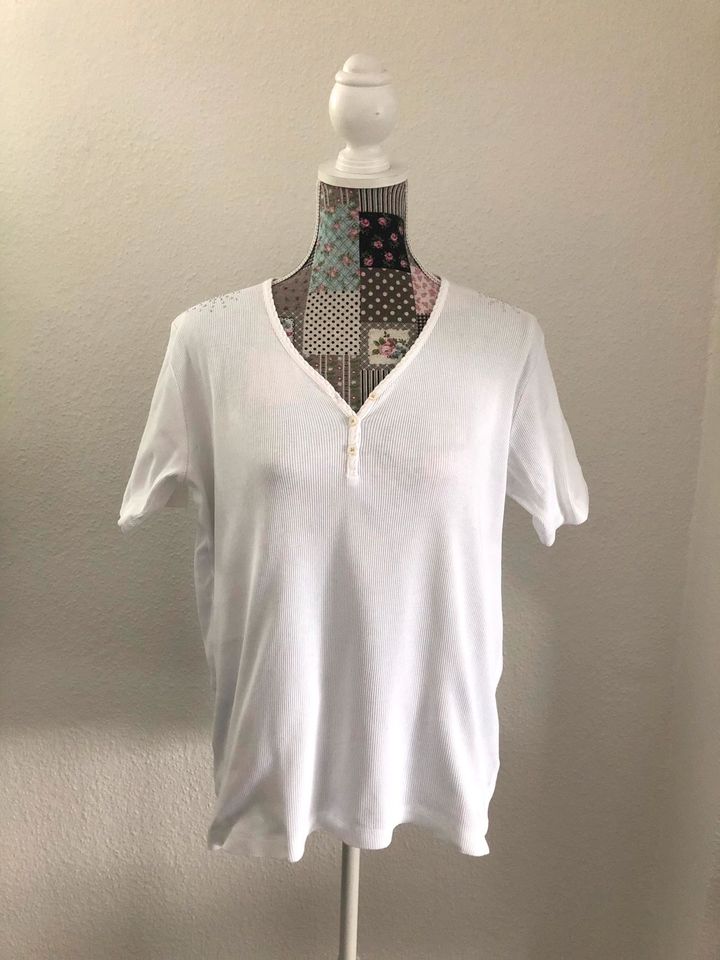 Damen Sweatshirt Top Shirt weiß/creme in Größe 42/44 von kitaro in Bielefeld