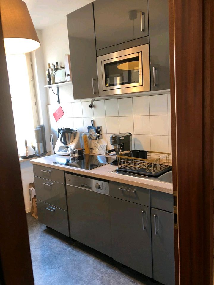 Küche mit Geräten in Reutlingen