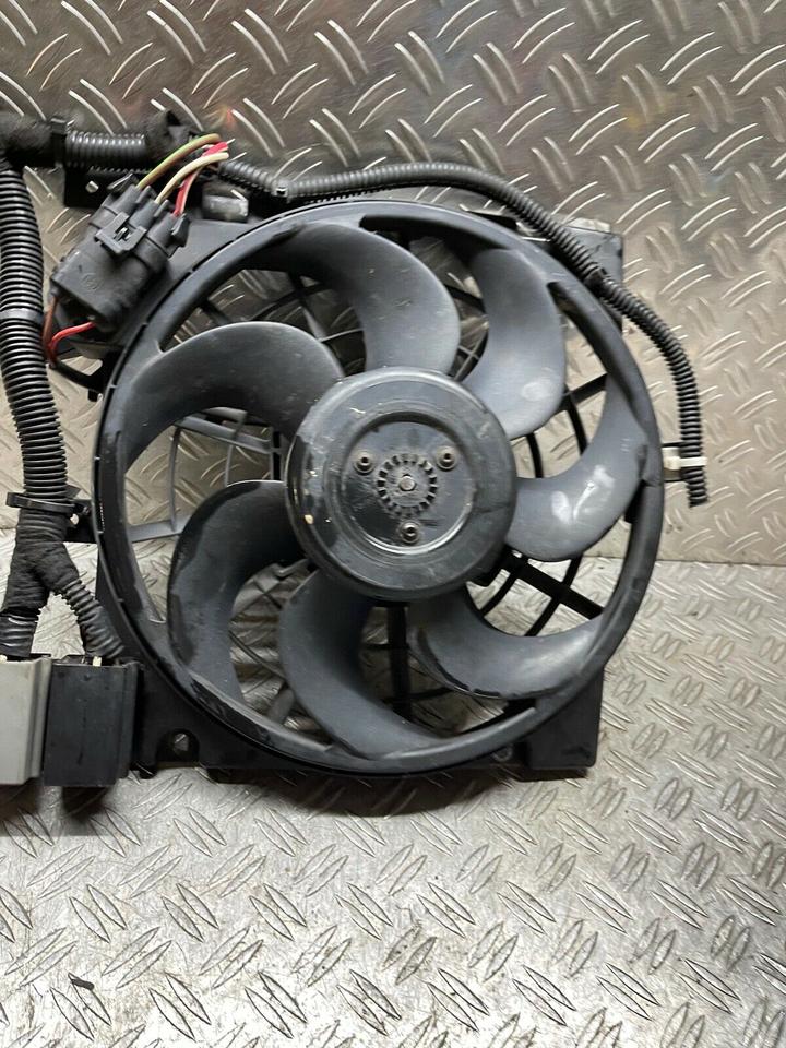 Opel Zafira B 1.9 CDTI Elektromotor Lüftermotor 13147279 in Gelsenkirchen