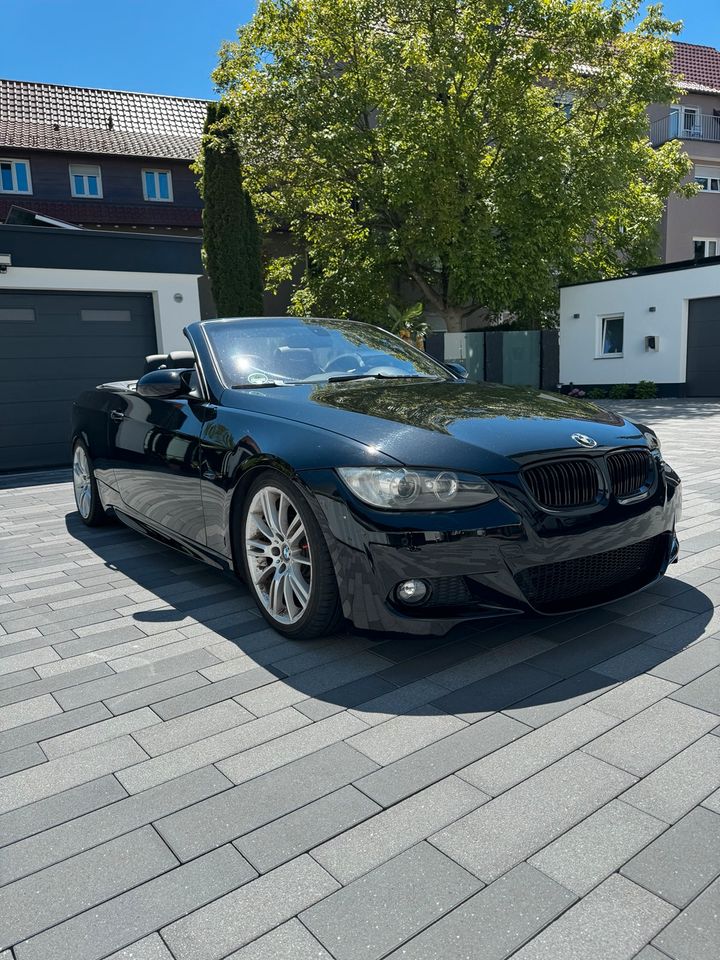 BMW 330i e93 Cabrio M Paket Scheckheft Tausch C32 C63 F33 in Friedrichshafen