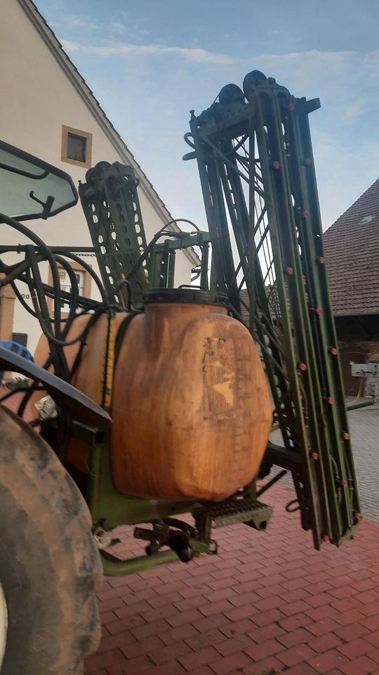 Pflanzenschutzspritze Amazone UF800 in Belm