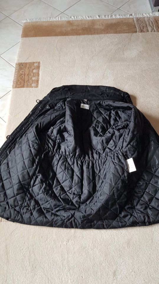 Schöne Vintage Winterjacke in schwarz in Größe 36 aus den 80 er J in Albstadt